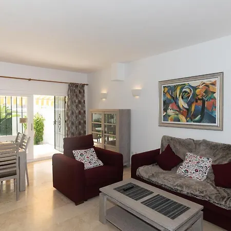 7a Allyson Apartment