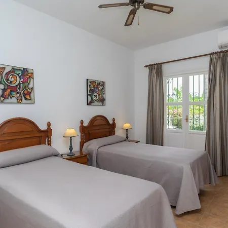 7a Allyson Apartment