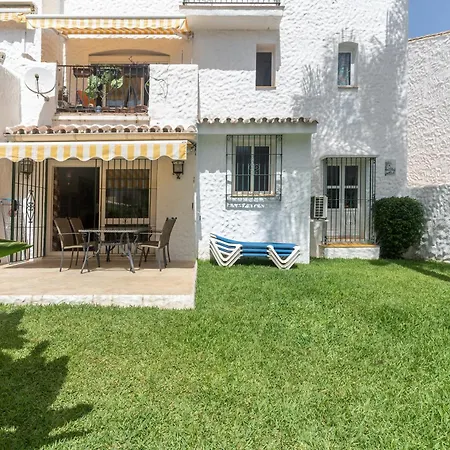 7a Allyson Διαμέρισμα Εστεπόνα